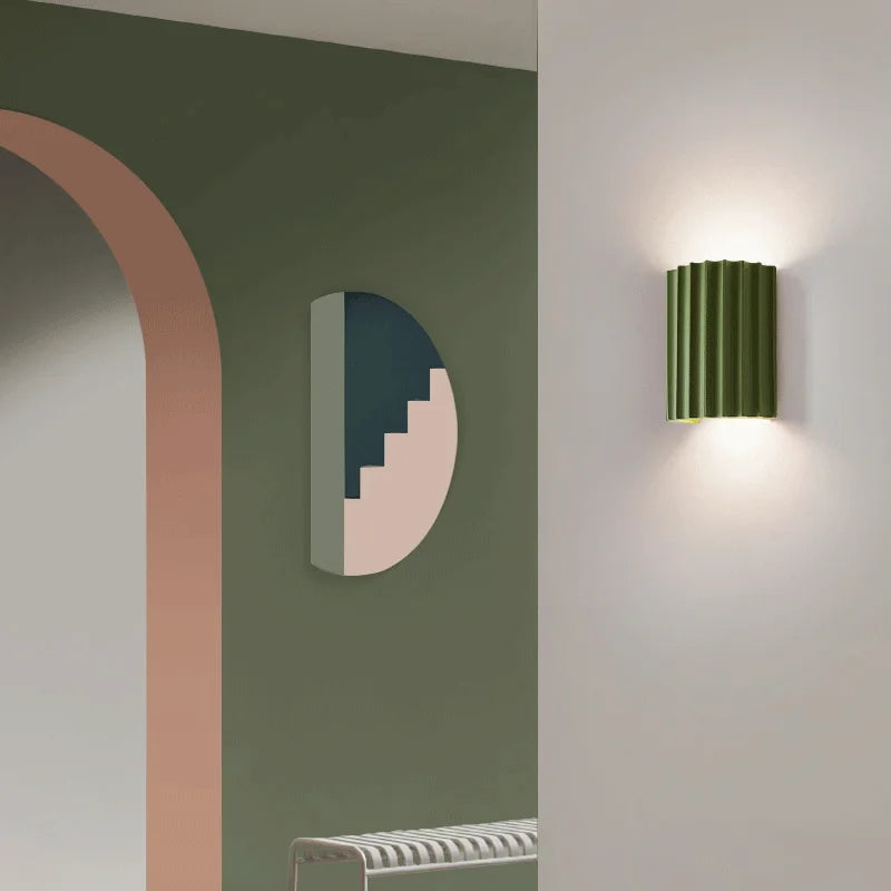 Eleganta vägglampor i harts med energibesparande LED