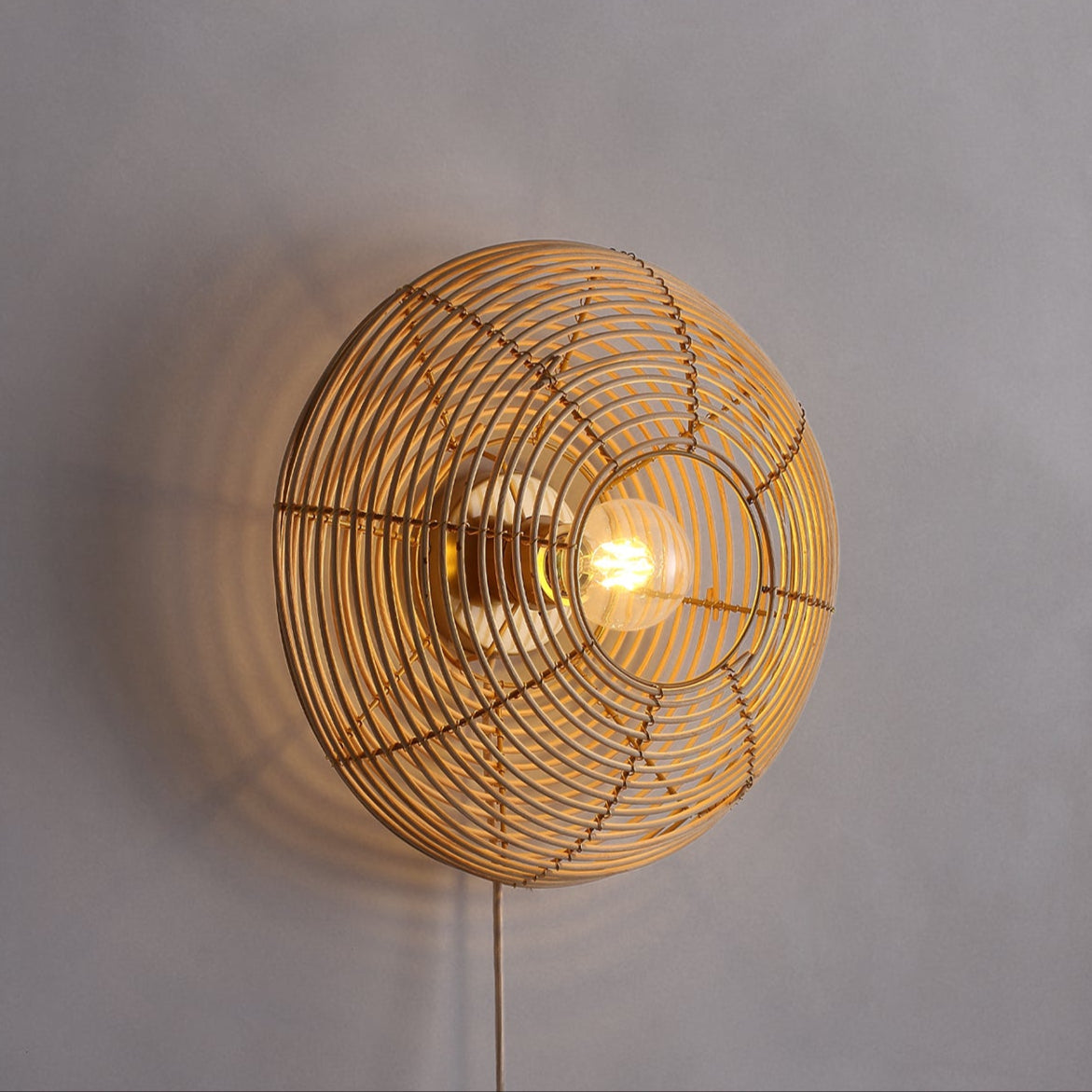 Elegant Væglampe Ø40 i Rattan – Skab Hygge og Stil