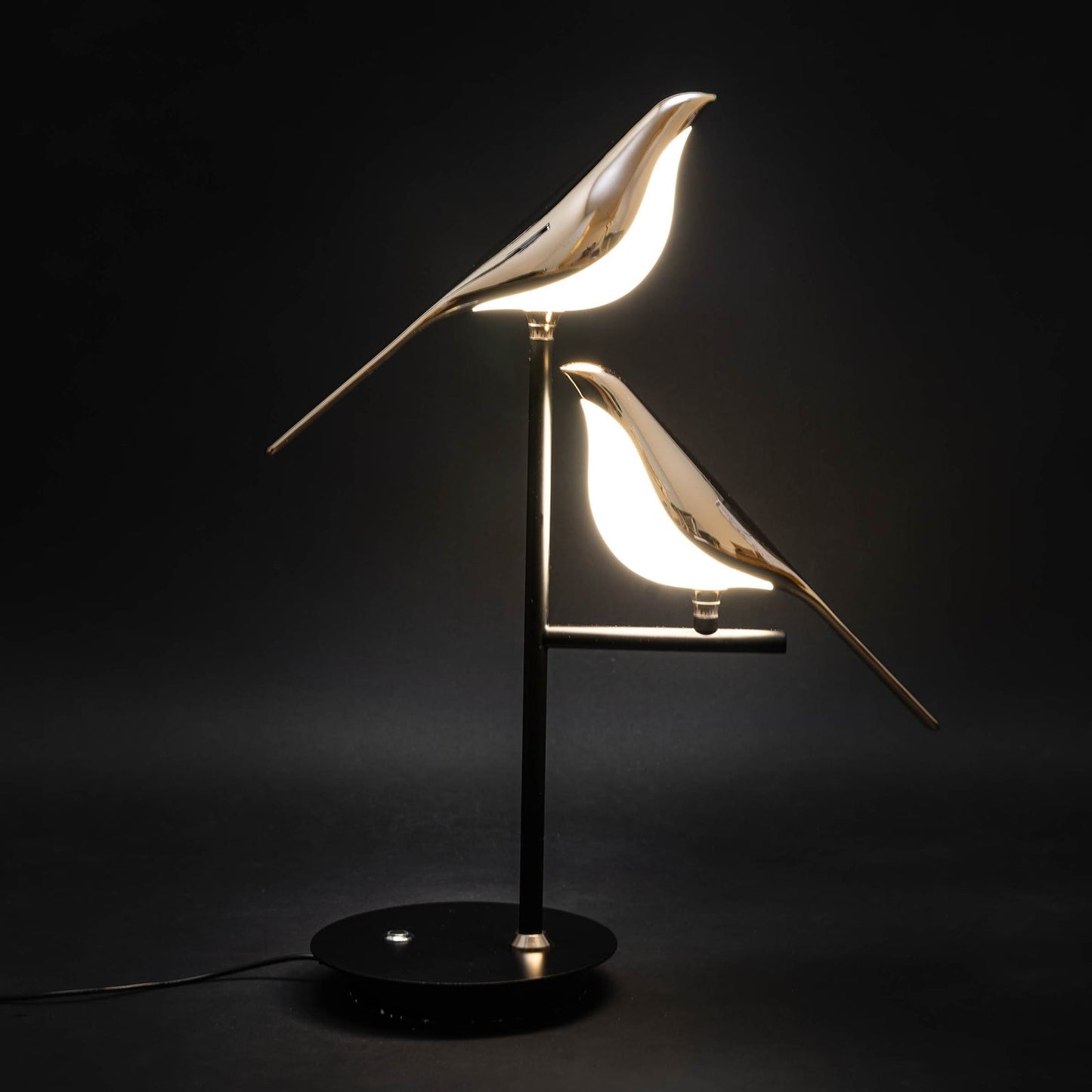 Stilren LED-bordslampa med fågelform – Skapa mys och elegans
