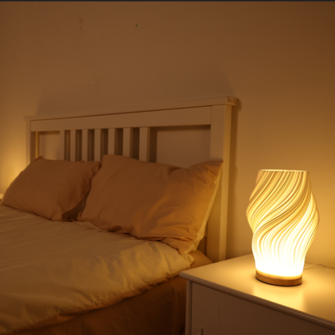 Modern Bordslampa med Dimmerfunktion och Skulptural Elegans