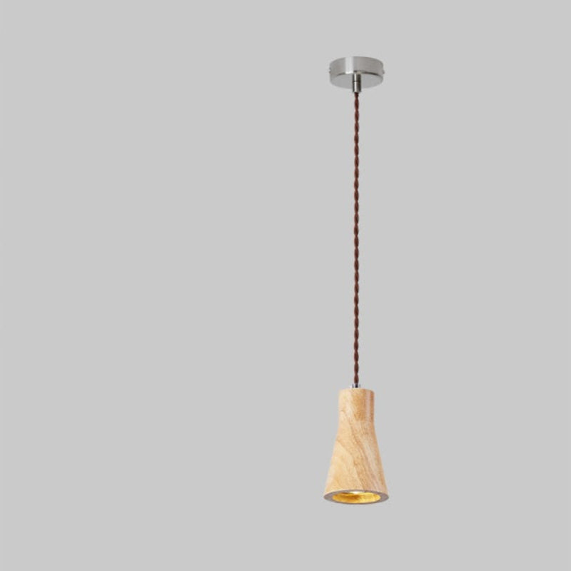Minimalistisk träpendel med justerbar höjd och mjukt ljus