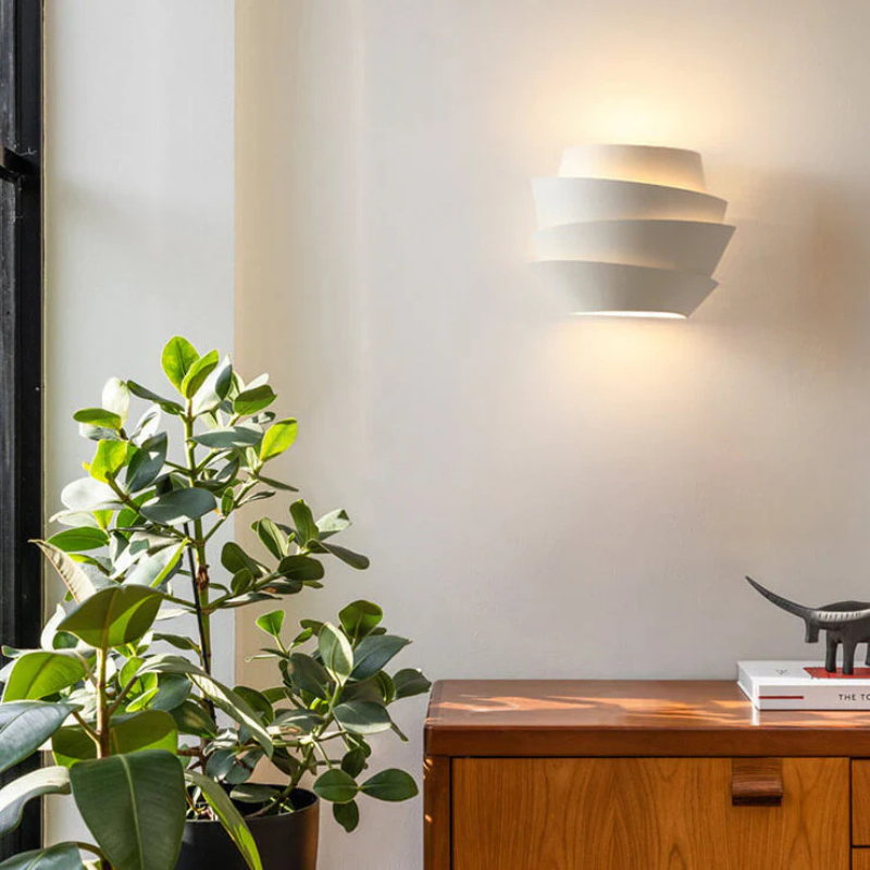 Nordisk Vägglampa med Dubbelt Ljus för Stilfull Mysighet