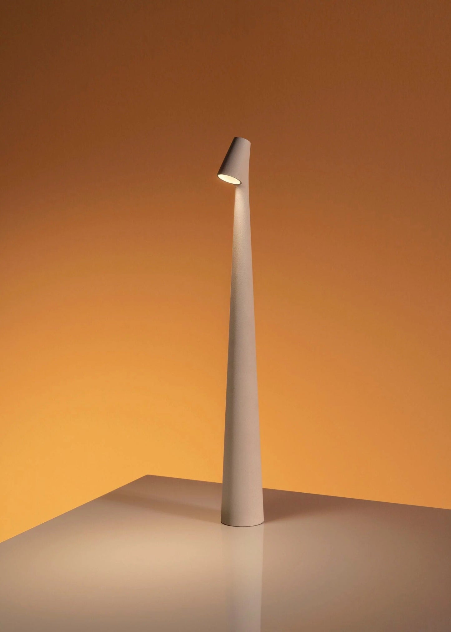 Trådløs LED Bordlampe med Justerbar Belysning