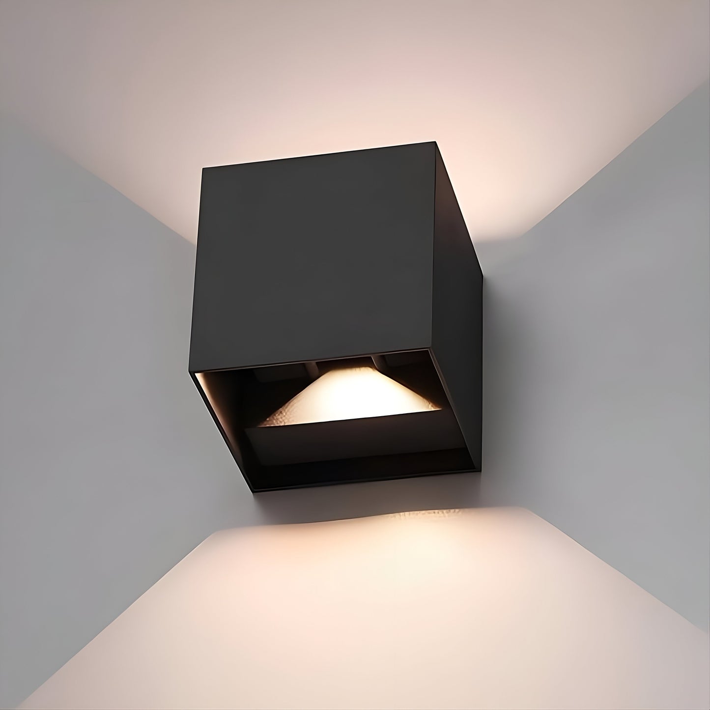 Elegant LED-vägglampa med skandinavisk design och energieffektivitet
