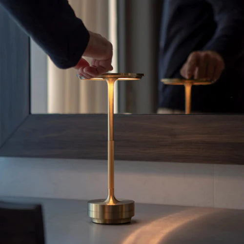 Trådløs og genopladelig bordlampe med touch – Elegant design og justerbart lys