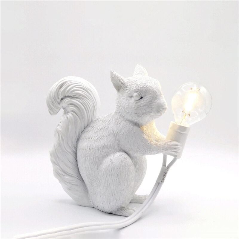 Ekorrinspirerad Bordslampa med Mysbelysning