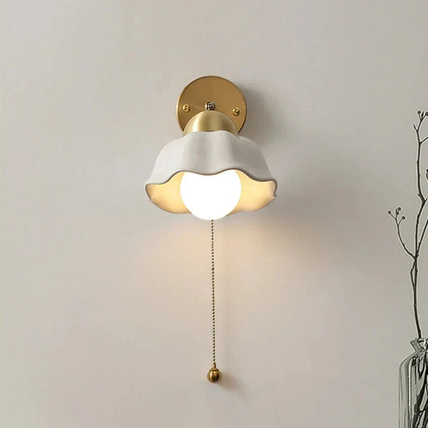 Elegant Væglampe i Keramik med Blødt LED-lys