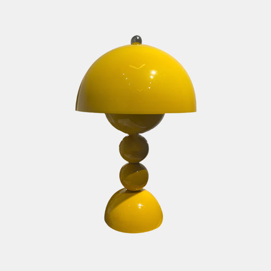 Elegant nordisk bordslampa med modern svampdesign