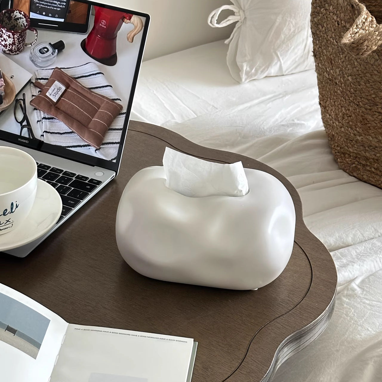 Elegante Kleenex-boks i keramikformet sky-design