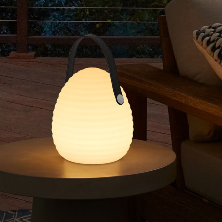 Elegant LED-utomhuslampa med färgglatt ljus till trädgården