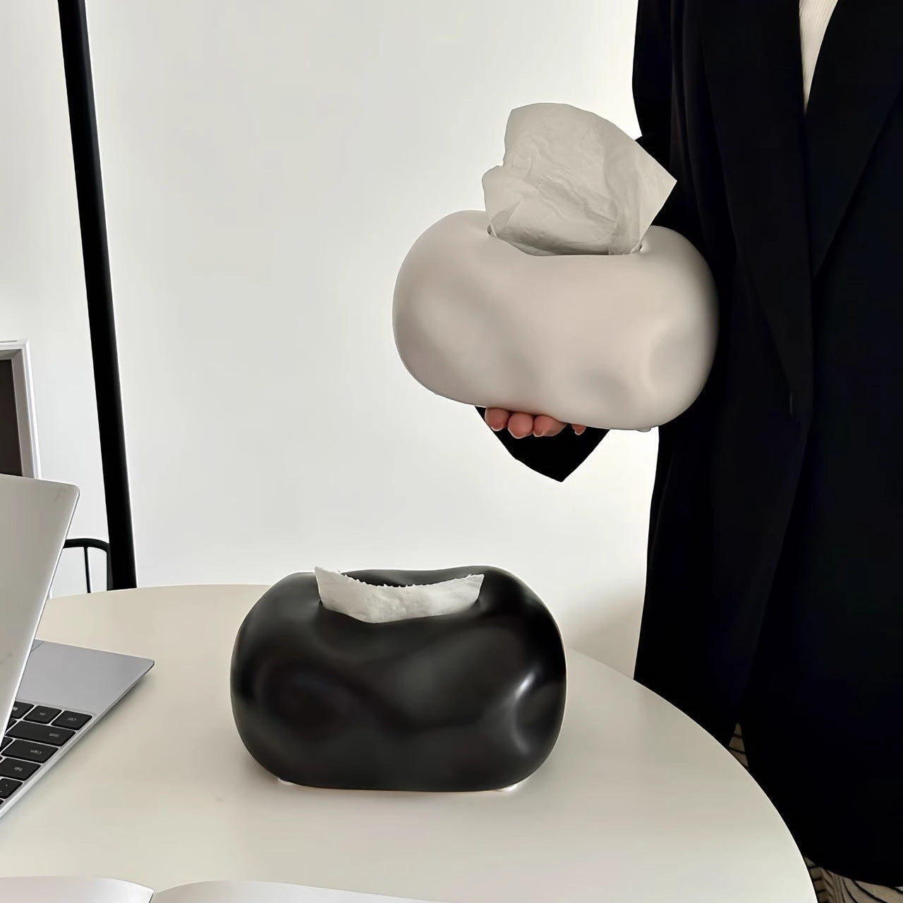 Elegante Kleenex-boks i keramikformet sky-design