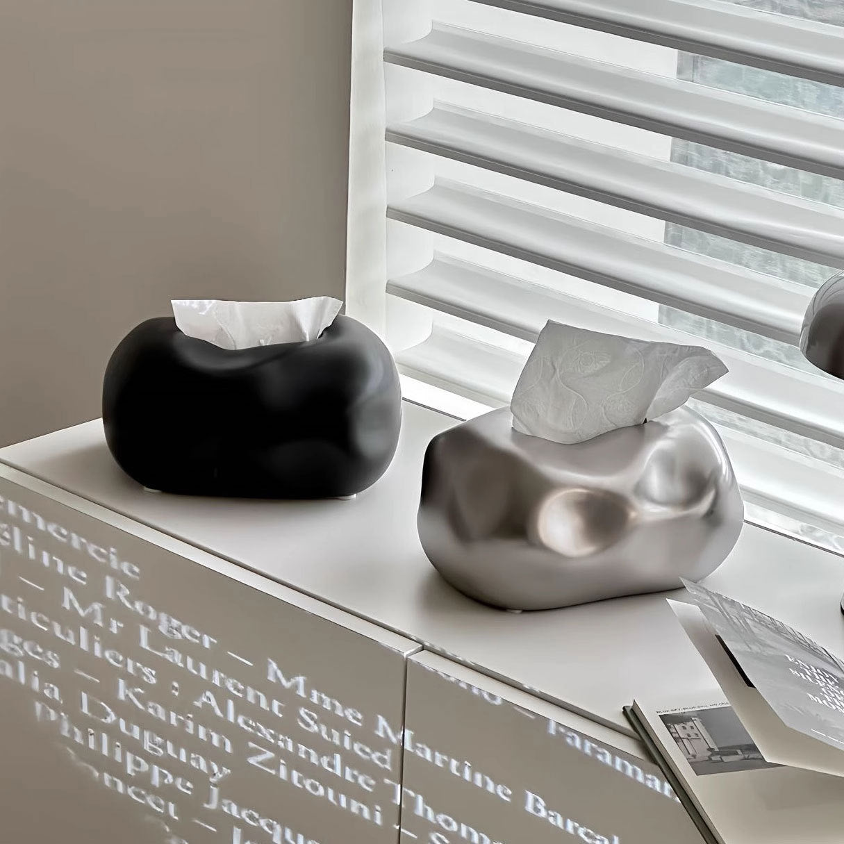 Elegante Kleenex-boks i keramikformet sky-design