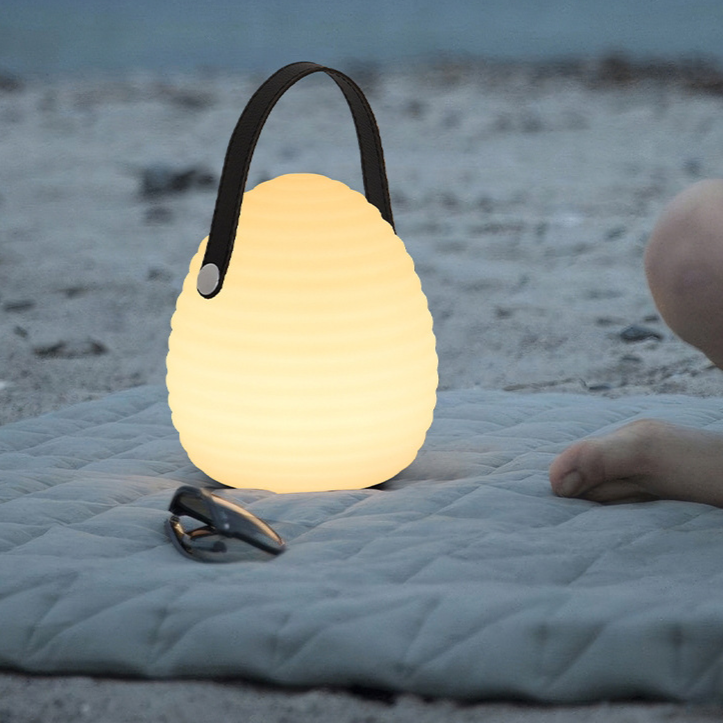 Elegant LED-utomhuslampa med färgglatt ljus till trädgården