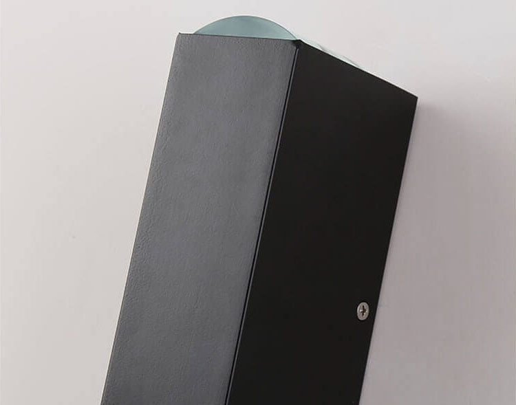 Vandtæt LED Væglampe – Stilren Udendørs Belysning