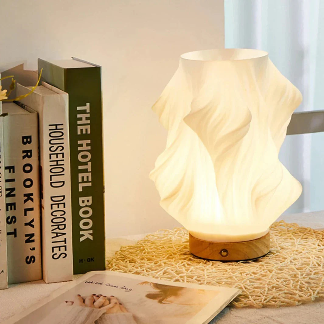 Modern Bordslampa med Dimmerfunktion och Skulptural Elegans