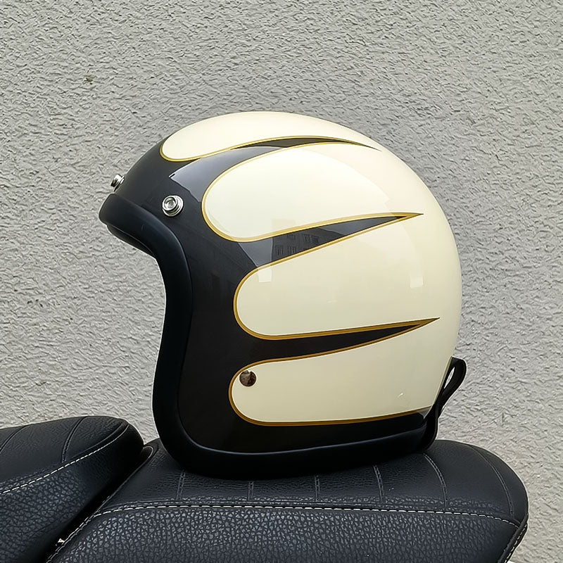 Elegant lågprofilshjälm för motorcykel med säkerhetsgodkännanden