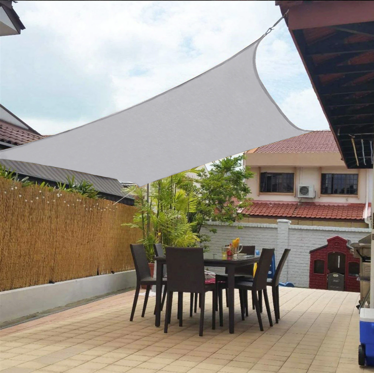 Vandafvisende solsejl i trekant- eller firkantform til balkon og terrasse