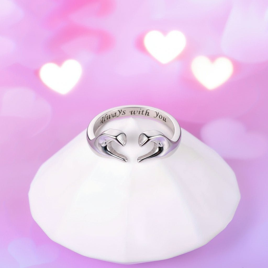 Elegant Forlovelsesring i Sølv med Hånddesign og Gravering