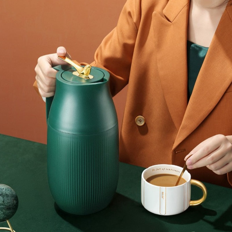 Hot Giant Minimalist Isolerad Termoskanna