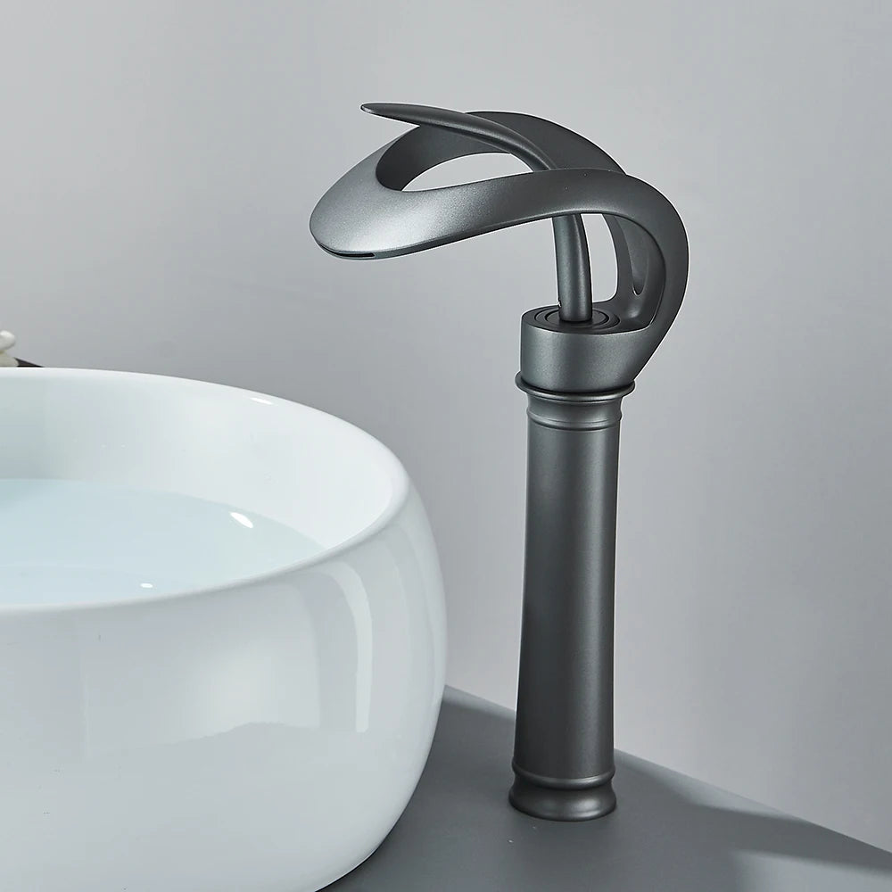 Elegant vattenkran för badrum - AquaVista