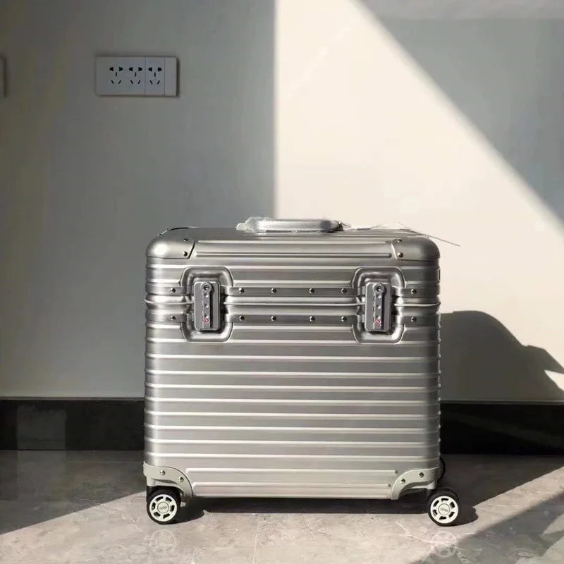 Elegant resväska i aluminium-magnesium – Rivea