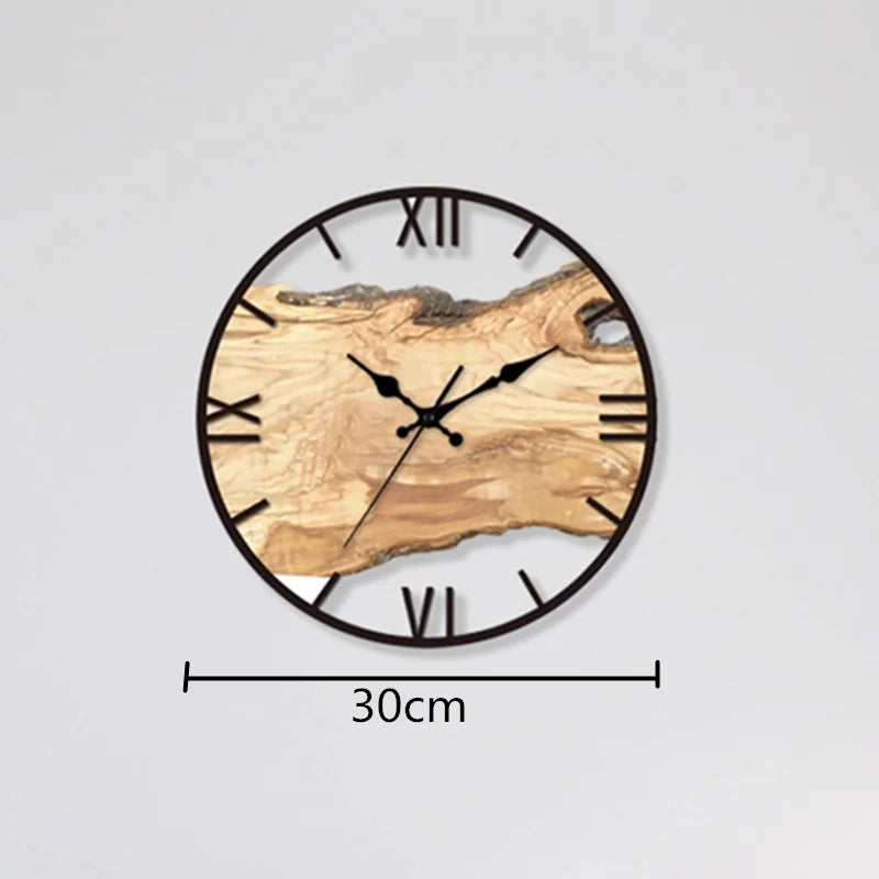 Vægur i akryl og træ - Støjsvag design