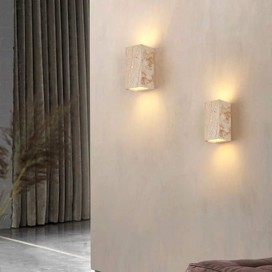Elegant LED Vägglampa i Travertinsten med Mjukt Ljus