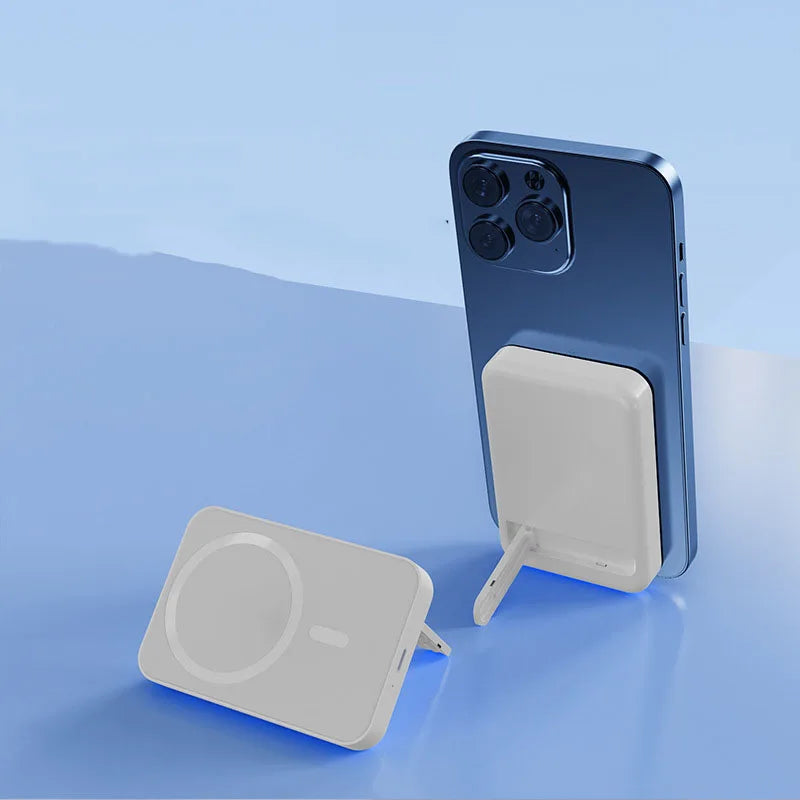 Trådløs magnetisk powerbank med støttefod