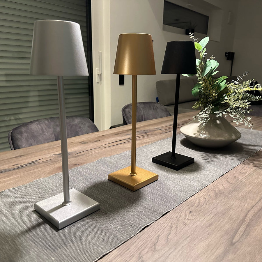 Nordisk trådlös bordslampa med justerbar ljusstyrka