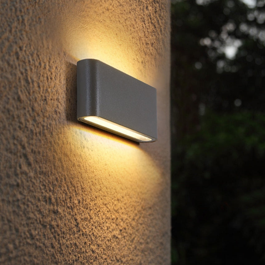 Elegant Utomhus LED Vägglampa - Vattentät & Energisnål