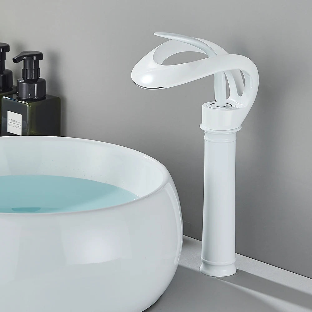 Elegant vattenkran för badrum - AquaVista