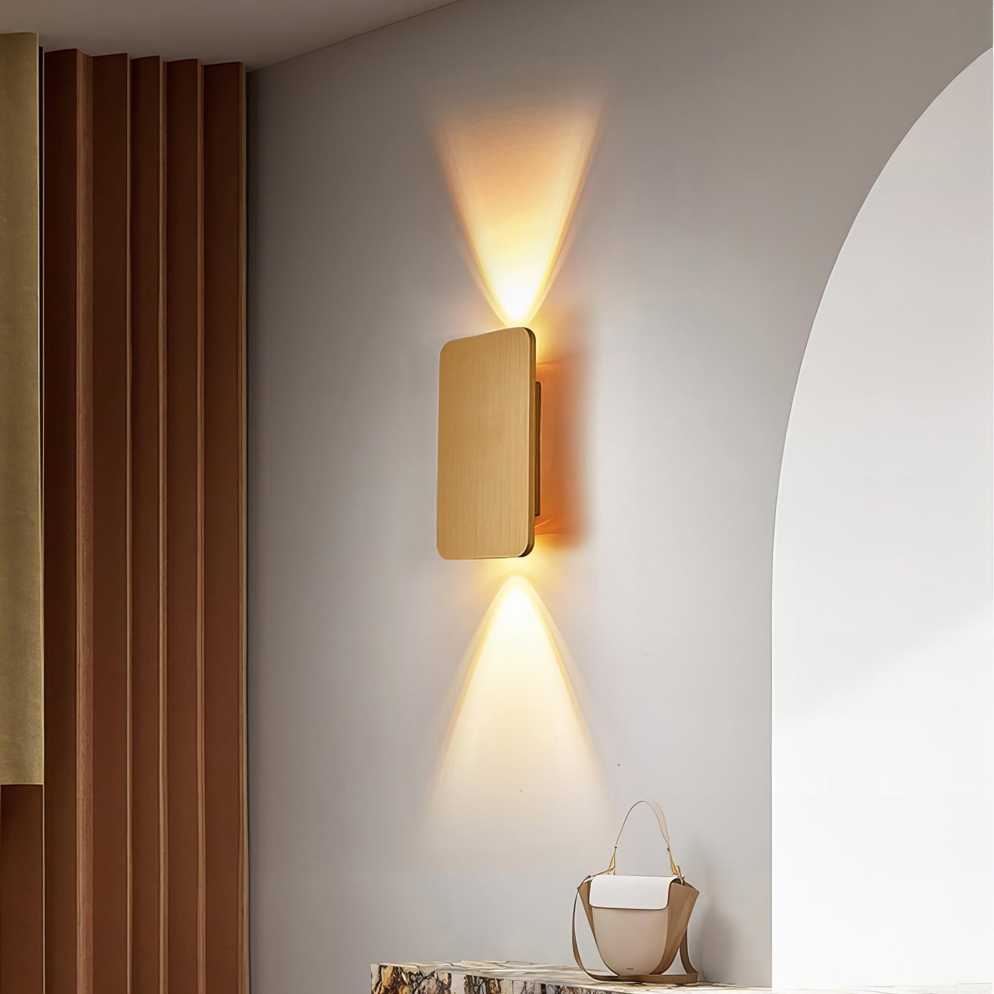 Moderne Væglampe i Metal – Elegant LED Belysning