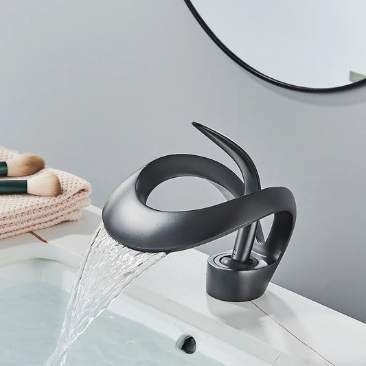 Elegant vattenkran för badrum - AquaVista