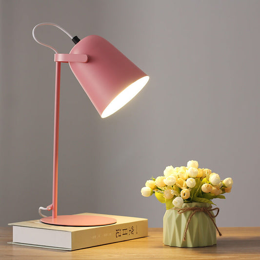 Moderne Bordlampe i Jern med Blødt Lys og Farverigt Design