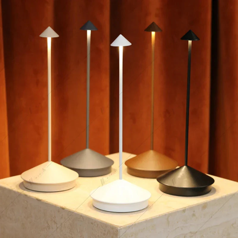 Trådløs LED Bordlampe – Genopladelig, Dæmpbar, Vandtæt, Multifunktionel