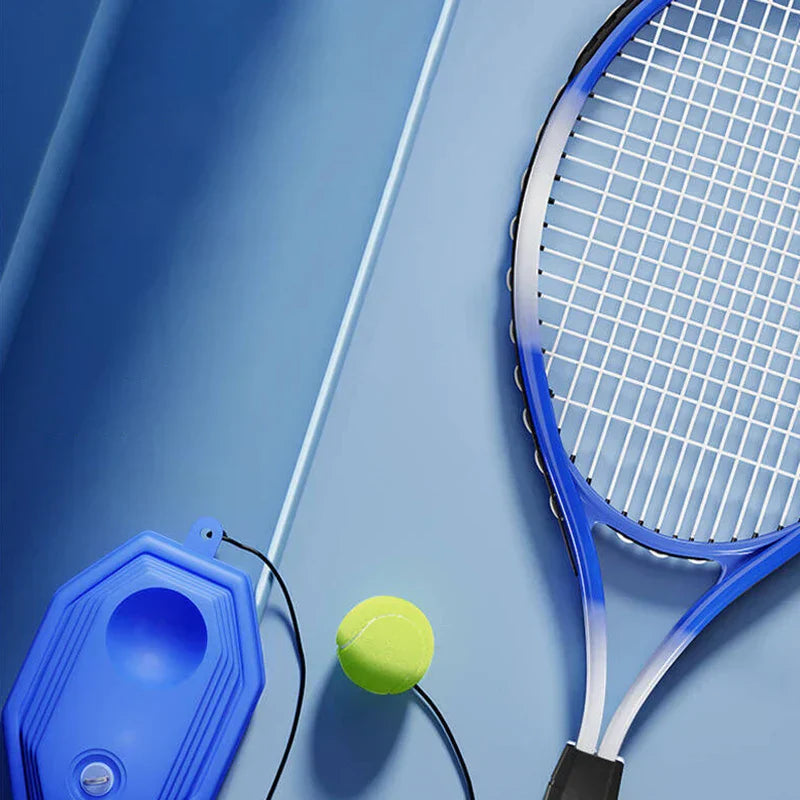 Självtränande tennis tränare med returball och snöre