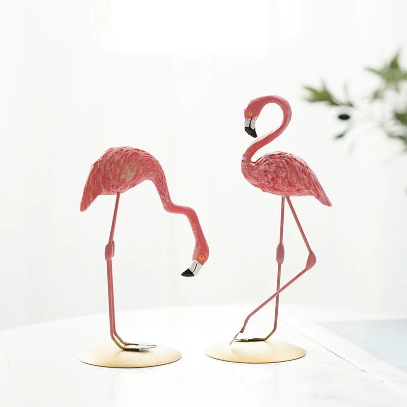 Modern dekoration av flamingofigur i harts