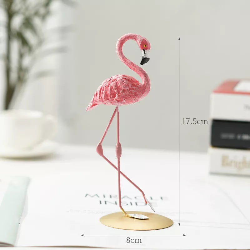 Modern dekoration av flamingofigur i harts