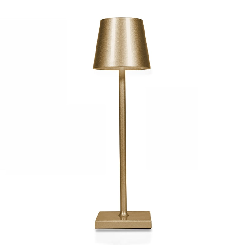 Nordisk trådlös bordslampa med justerbar ljusstyrka