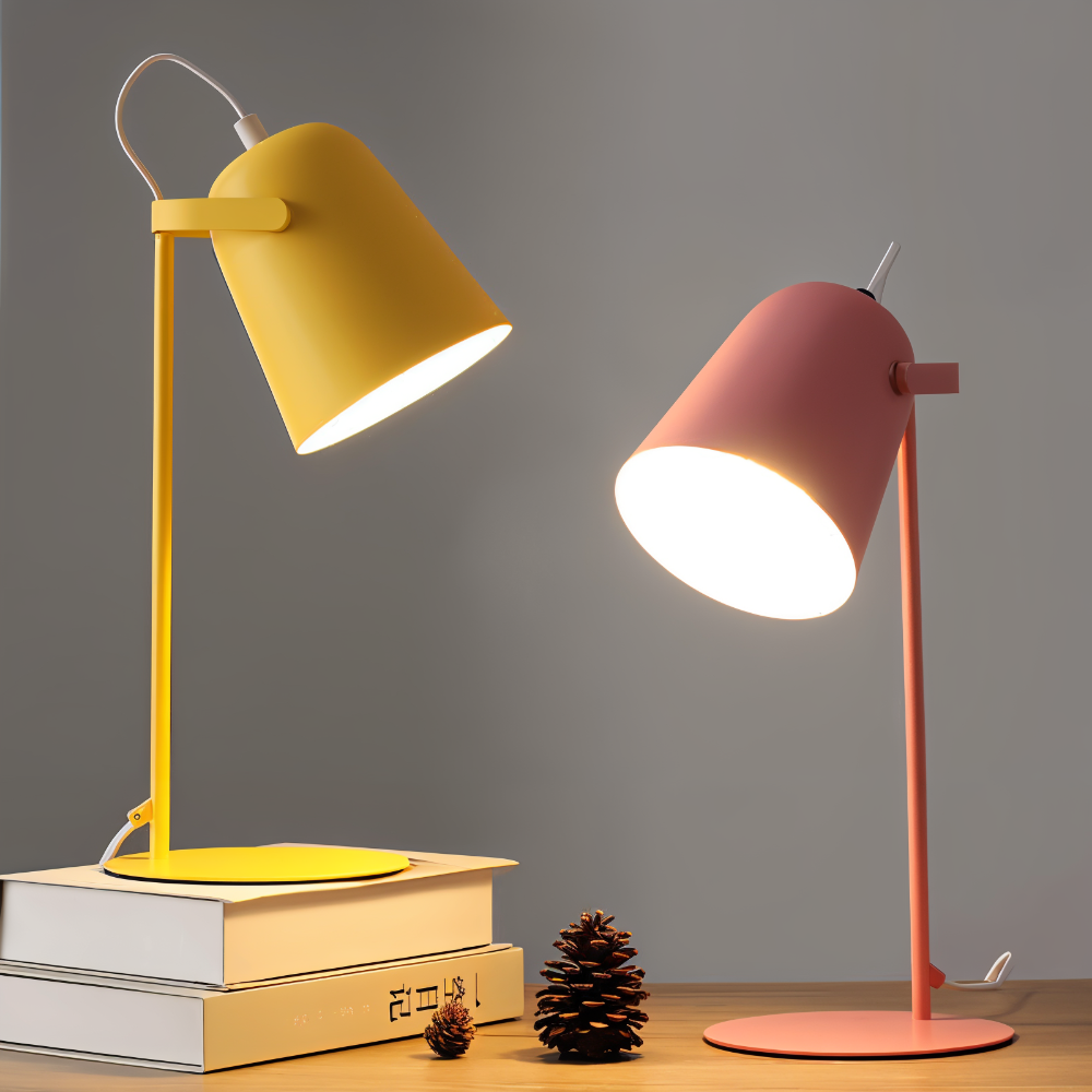 Roterande bordslampa med modern design – ögonvänlig belysningslösning