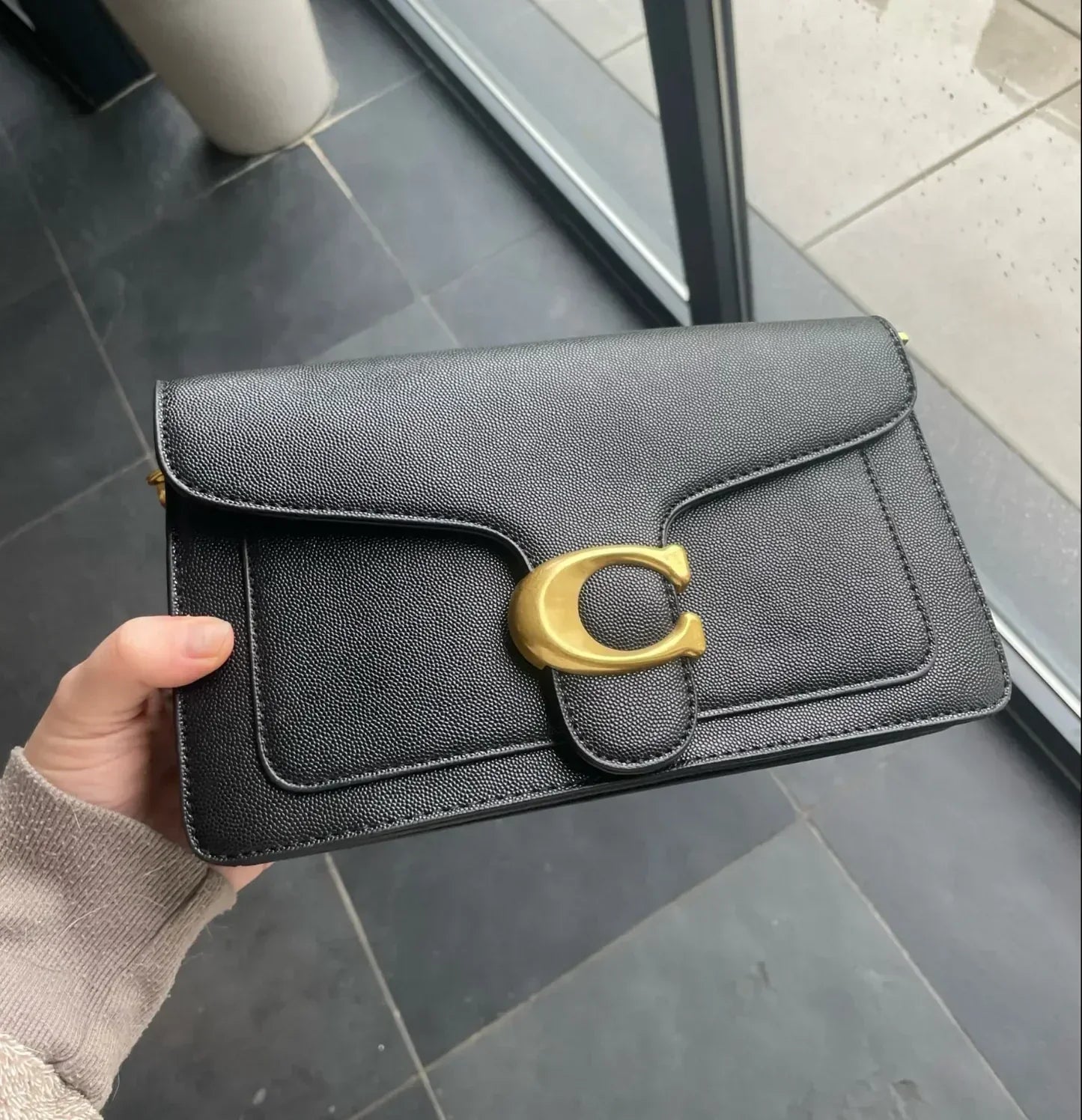 Elegant brun skuldertaske til kvinder
