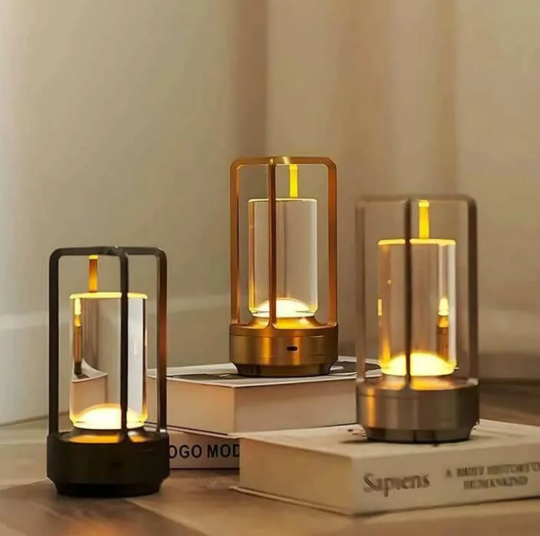 Trådløs Bordlampe med Dæmpbar LED og Elegant Design