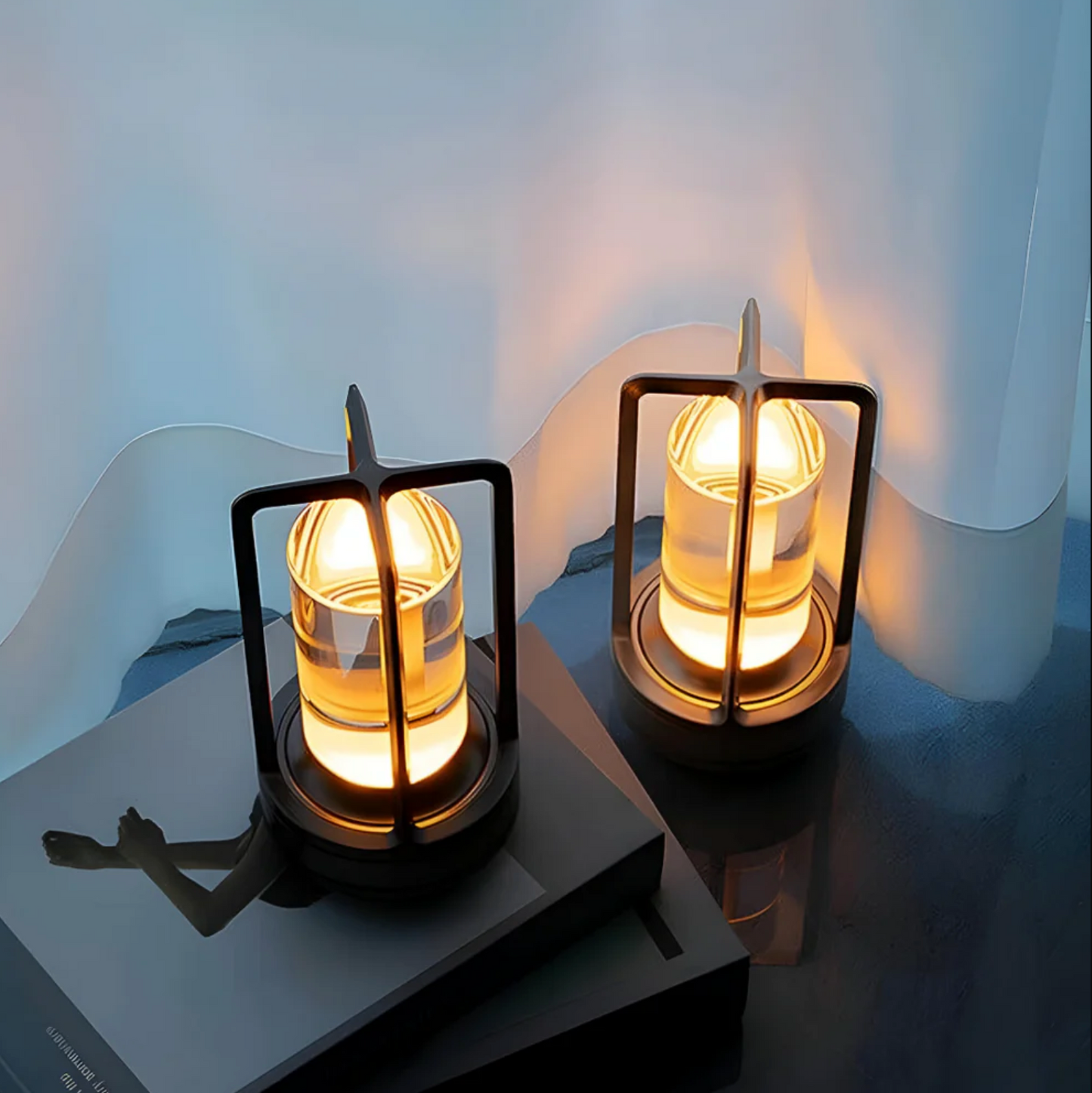 Trådløs Bordlampe med Dæmpbar LED og Elegant Design