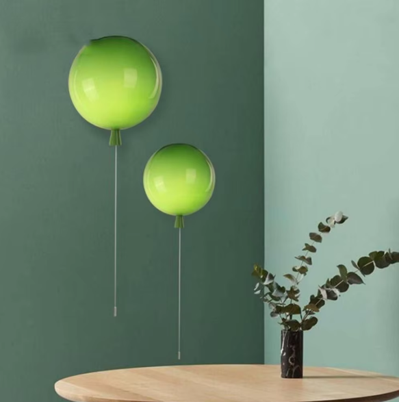 Färgstark Ballong Vägglampa – Skapa Lekfull Stämning med LED