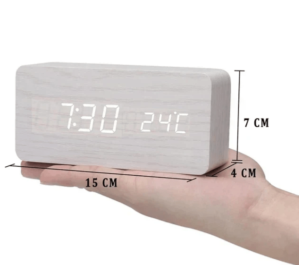 SmartTræ LED Ur – Stemmestyring og Elegant Design til Hjemmet