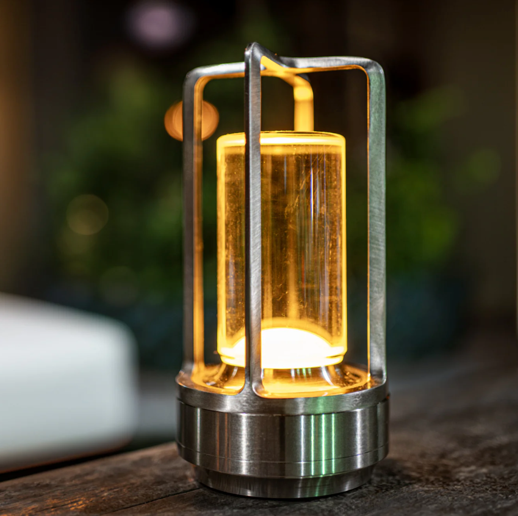 Trådløs Bordlampe med Dæmpbar LED og Elegant Design