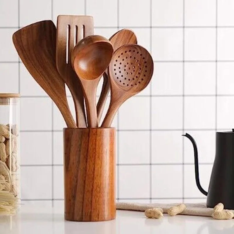 Elegant set av naturligt teakträ till ditt kök