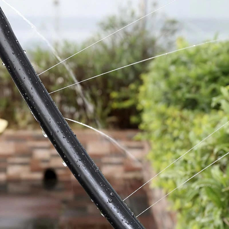 Forfriskende trampolinsjov - vand sprinkler