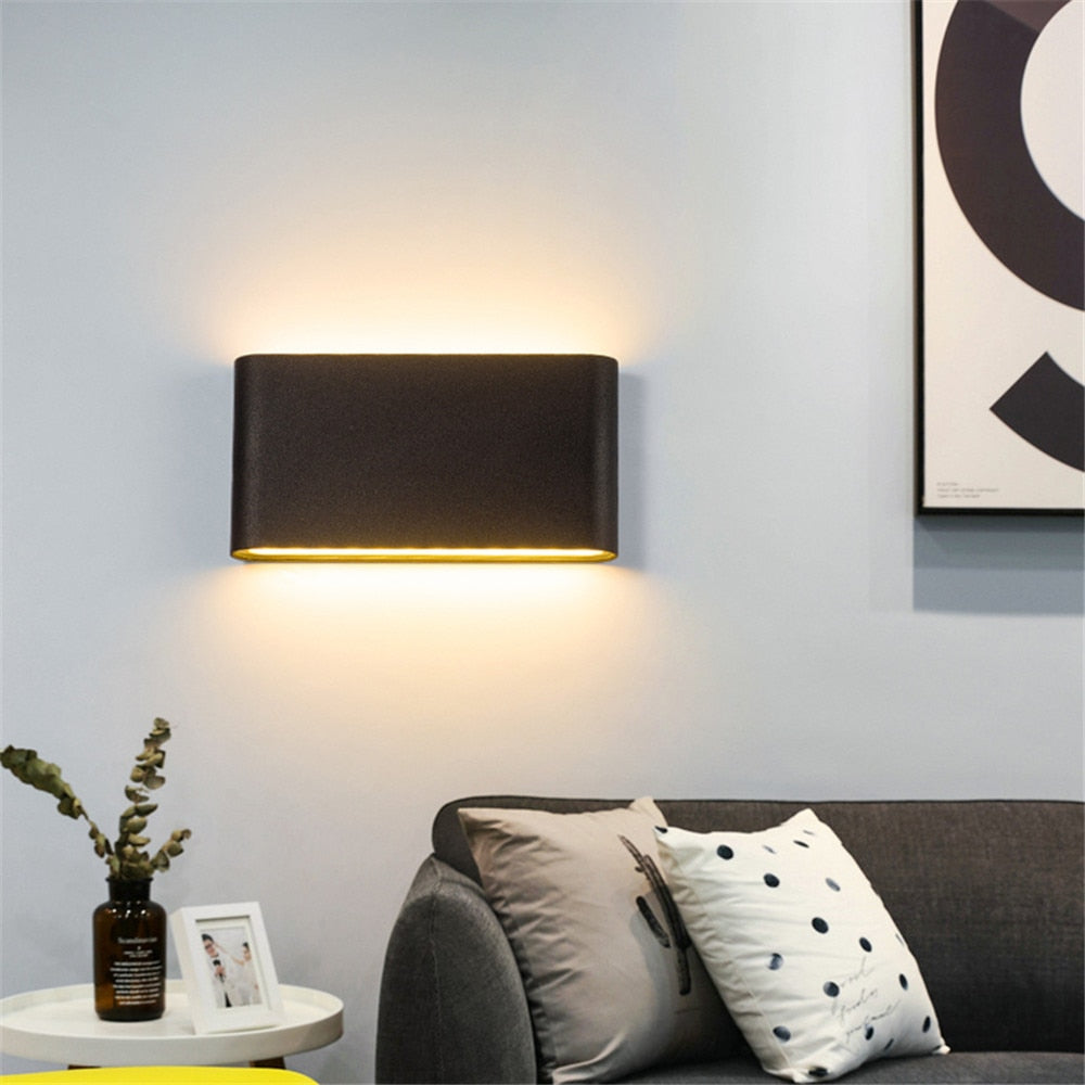 Elegant Utomhus LED Vägglampa - Vattentät & Energisnål