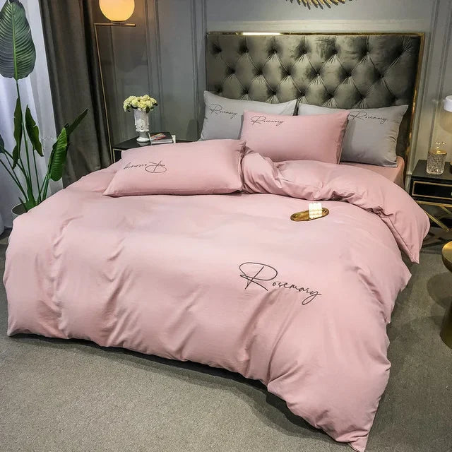 Elegant luksus sengetøj med broderet design